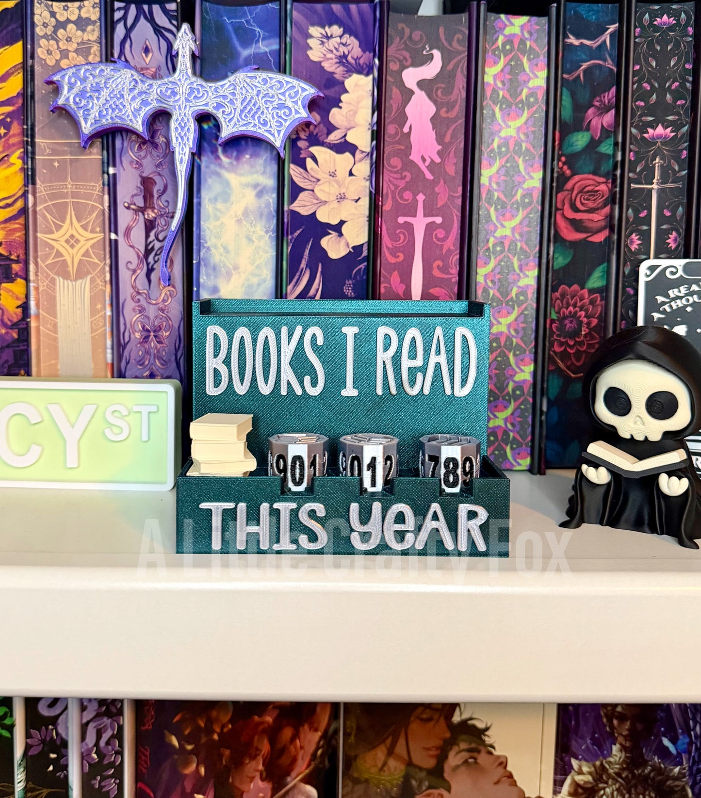 Book Counter with Display Ledge | Reading Tracker with 10-Sided Dice