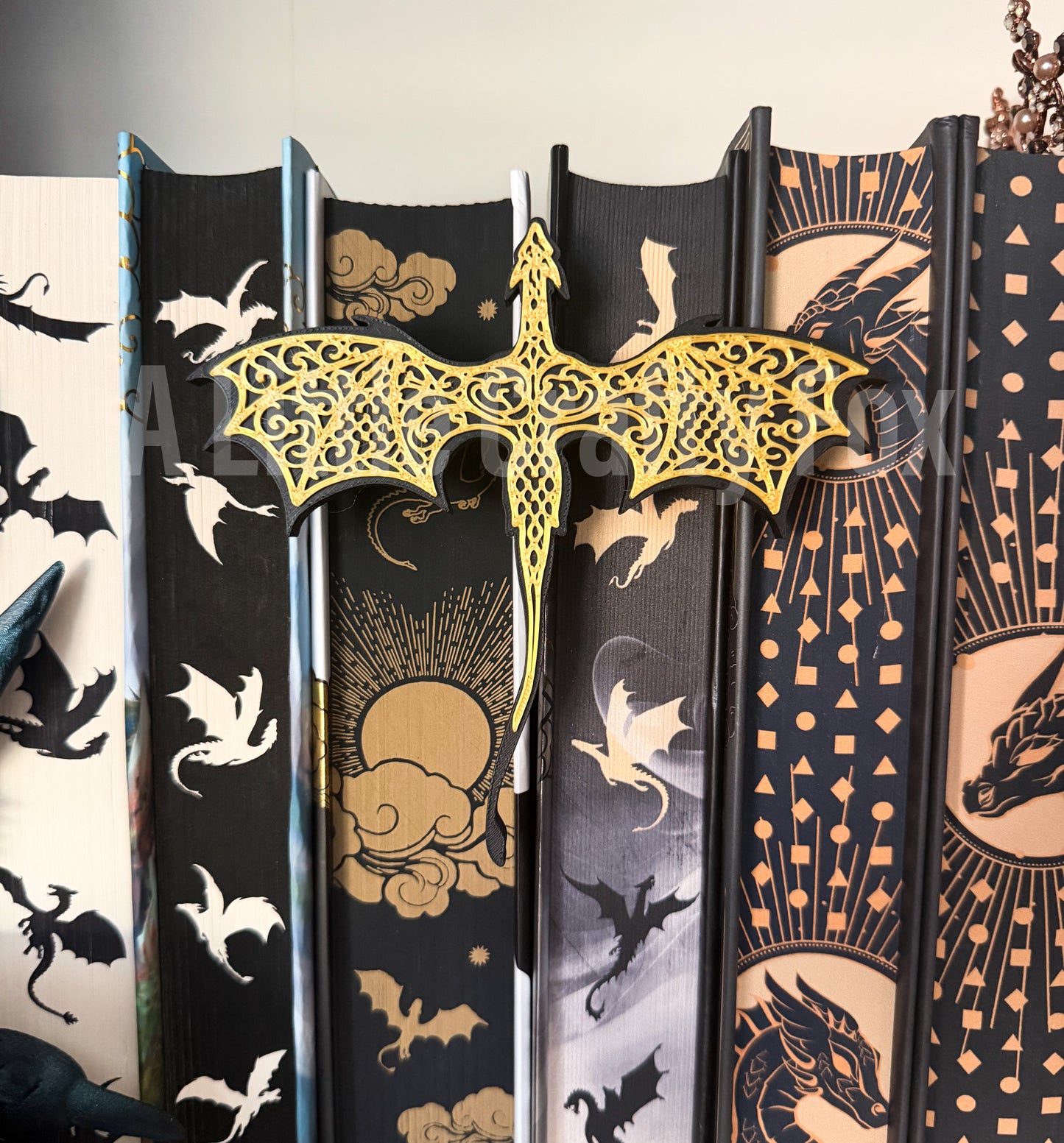 Filigree Dragon Book Nook - 3D Printed Shelf Sitter